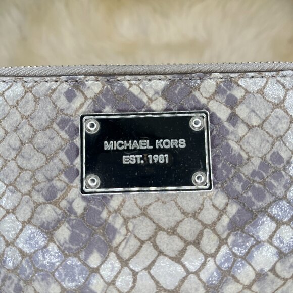 Michael Kors Medium Snakeskin-Style Wallet with Silver Hardware GUC - Picture 3 of 8